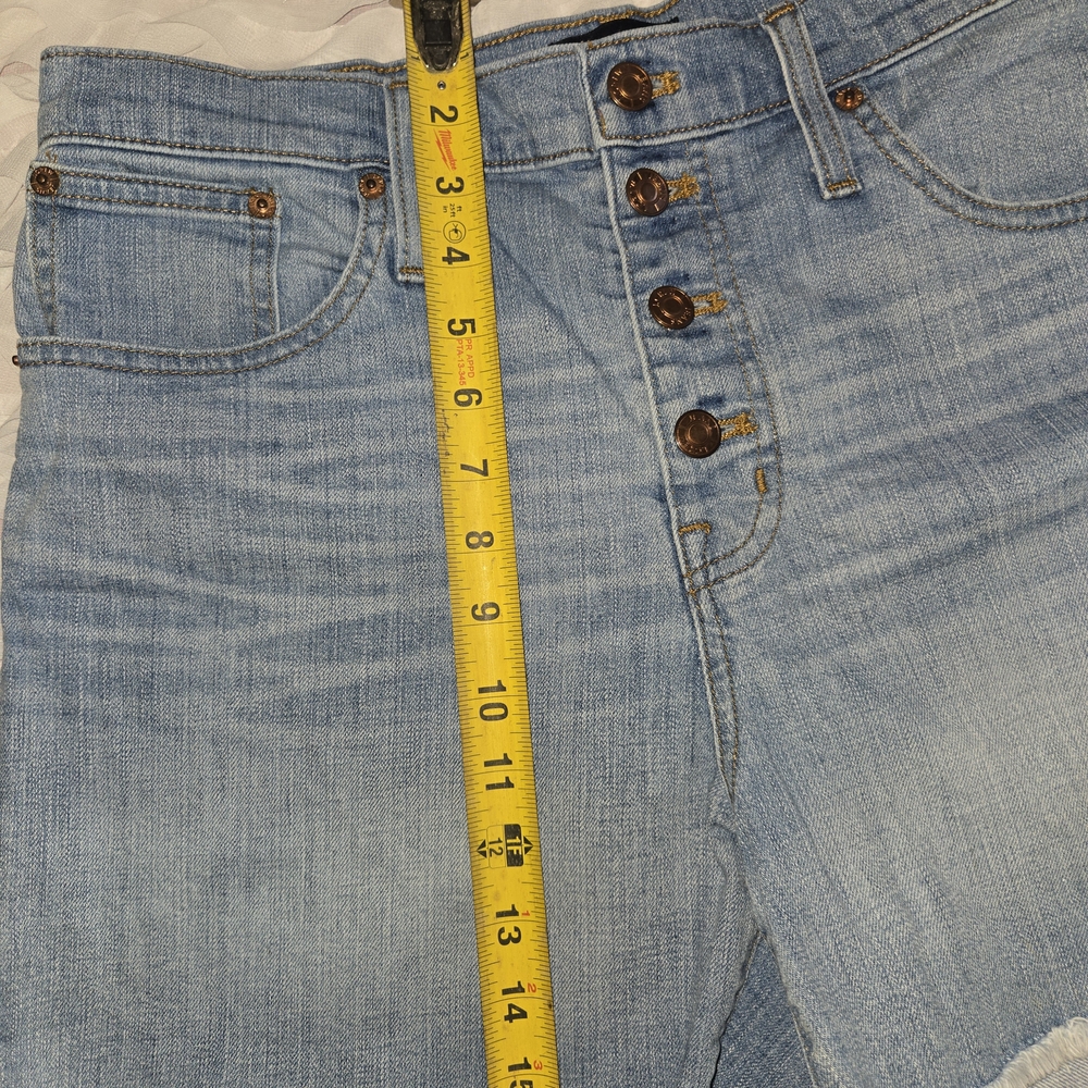 J. Crew Blue Denim Jeans with Classic Stitching and Durable Construction - Picture 3 of 4
